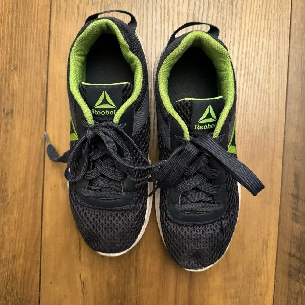 Reebok Kids Navy and Green Flexagon Energy Athletic Shoes Size 5